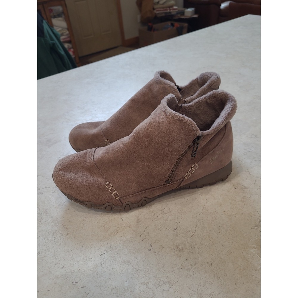 Skechers Wide Width Women‎ SZ 11 Memory Foam Air cooled Tan Suede lined booties